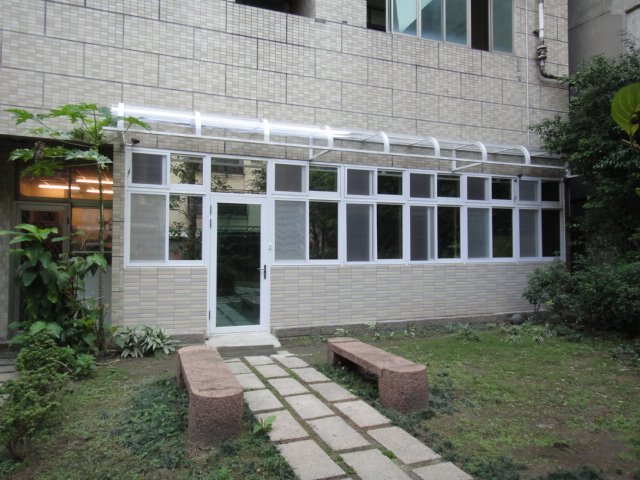 3_Leopard_Garden_Door